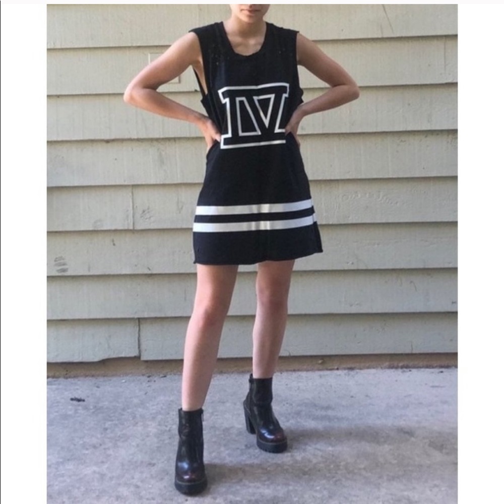 NWT EMMA & SAM LF IV Black White Sporty Dress Small